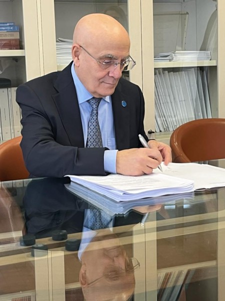 FIRMATO ALL&#039;ARAN IL RINNOVO DEL CONTRATTO SCUOLA 2019-2021 Oggi, 18 gennaio 2024 è stato firmato alla&#039;Aran il rinnovo del CCNl Istruzione e Ricerca riferito al triennio 2019-21