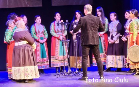 Carnevale. Coro femminile di Dorgali