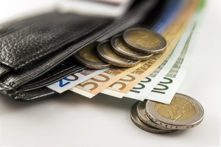 Stipendi aggiornati e arretrati